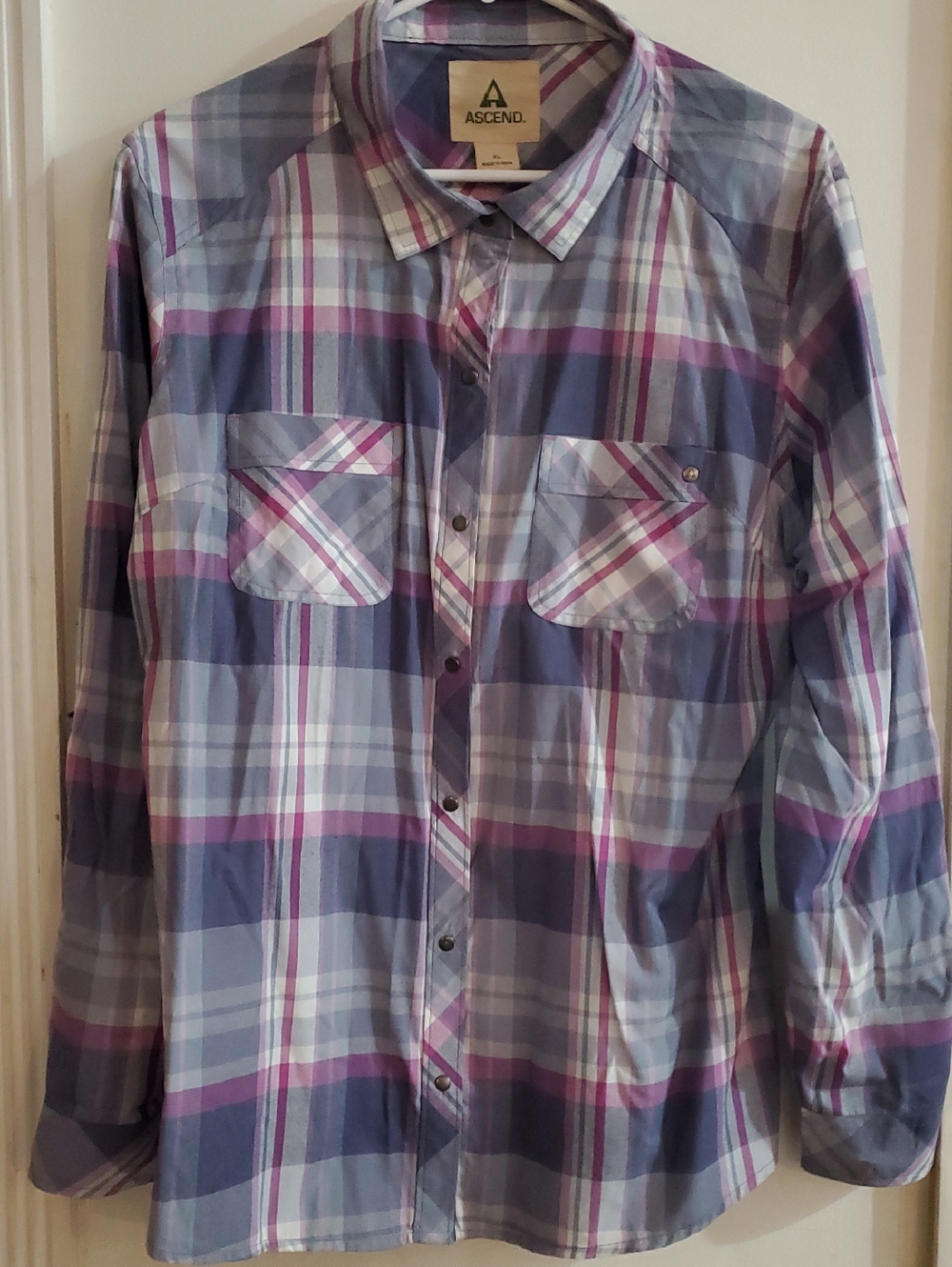Ascend Plaid Long Sleeve Size XL Snap Front Pockets Purple Gray